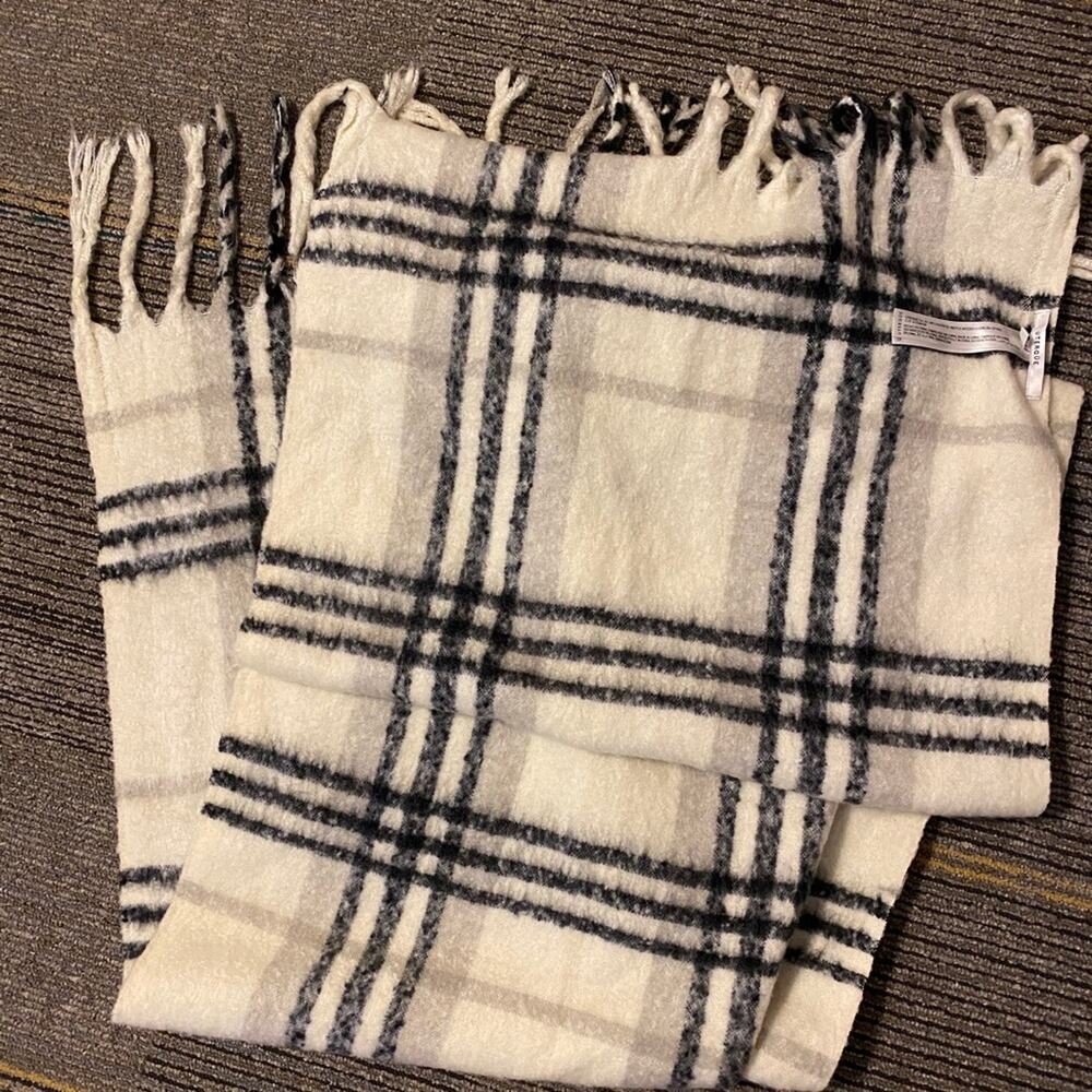 Uterque plaid scarf